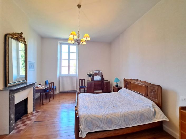 Image No.13-6 Bed House for sale