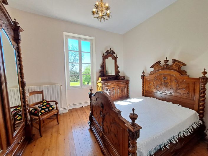 Image No.14-6 Bed House for sale