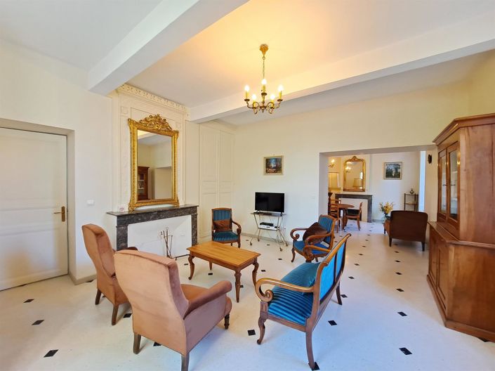 Image No.5-6 Bed House for sale