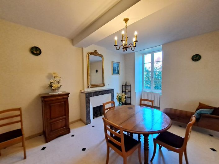 Image No.7-6 Bed House for sale