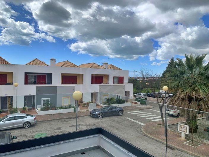 Image No.21-4 Bed House for sale