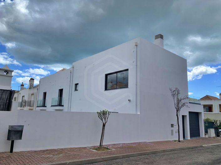 Image No.23-4 Bed House for sale