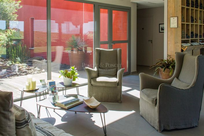 Image No.11-2 Bed House for sale