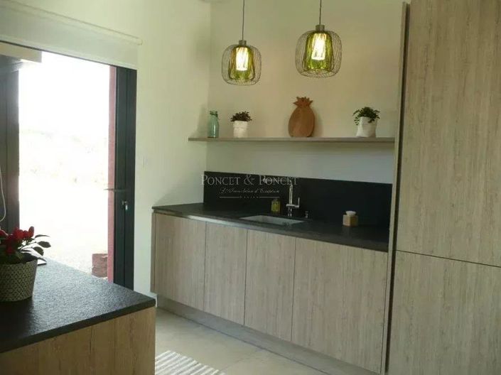 Image No.16-2 Bed House for sale