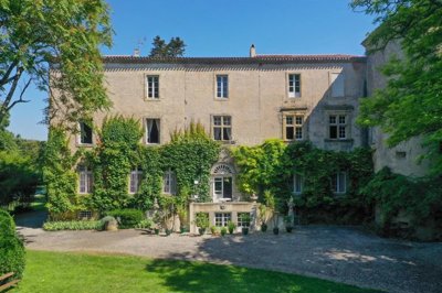 16 Bed House for sale