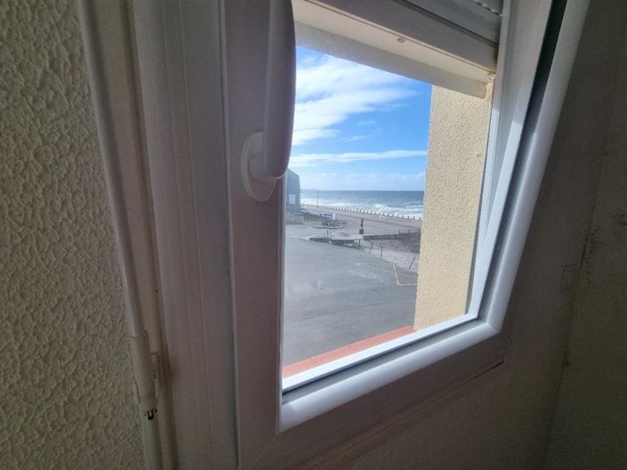 Image No.12-2 Bed Property for sale