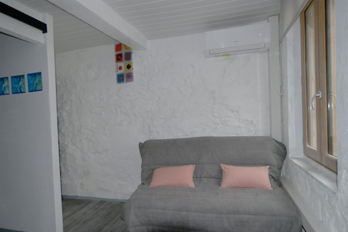 Image No.11-7 Bed House for sale