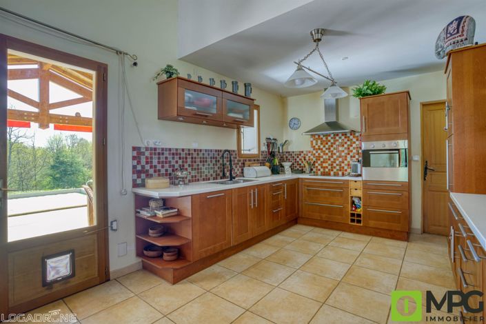 Image No.6-4 Bed House for sale