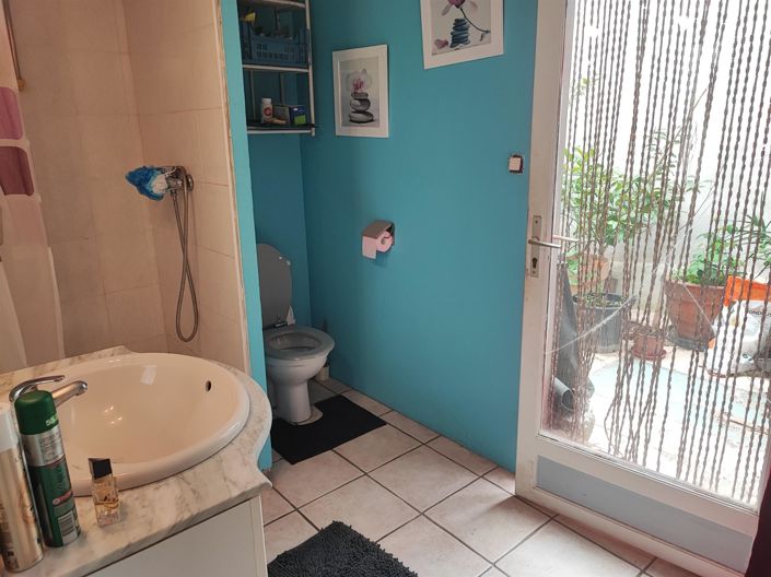 Image No.8-3 Bed House for sale