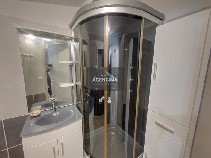 Image No.10-6 Bed House for sale