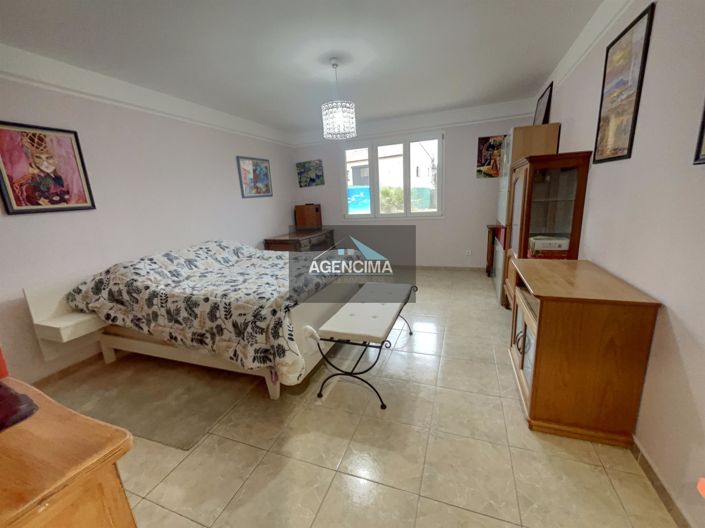 Image No.11-6 Bed House for sale