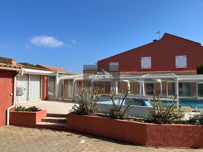 Image No.4-6 Bed House for sale