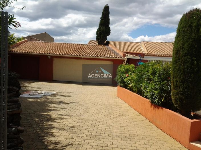 Image No.8-6 Bed House for sale