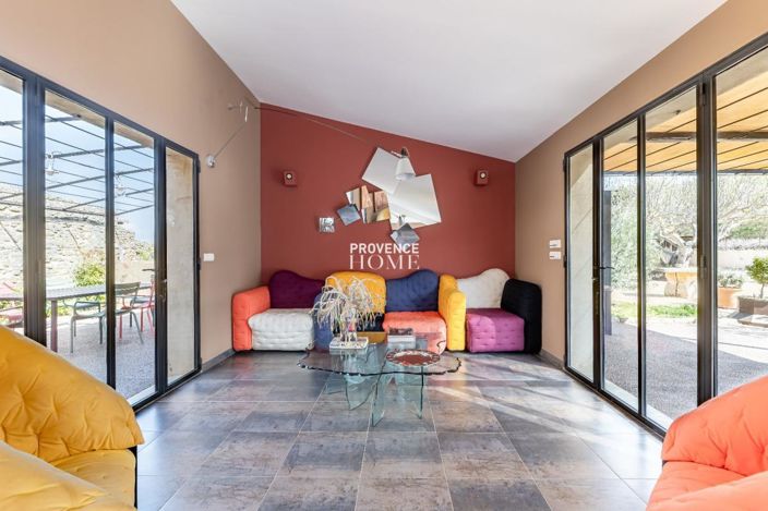 Image No.8-3 Bed House for sale