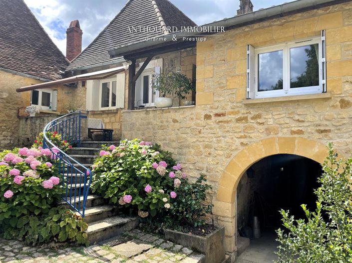 Image No.1-4 Bed House for sale