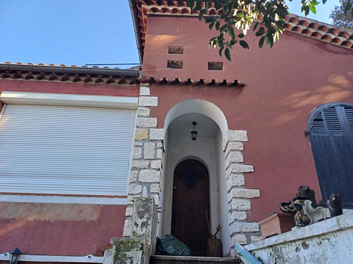 Image No.1-2 Bed House for sale