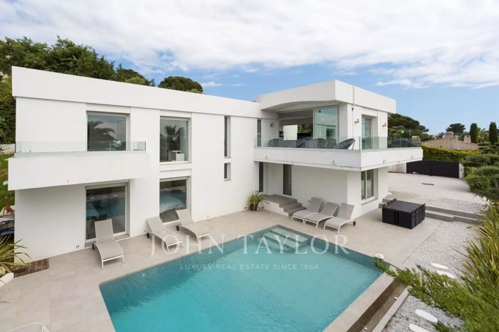 Image No.1-5 Bed House for sale