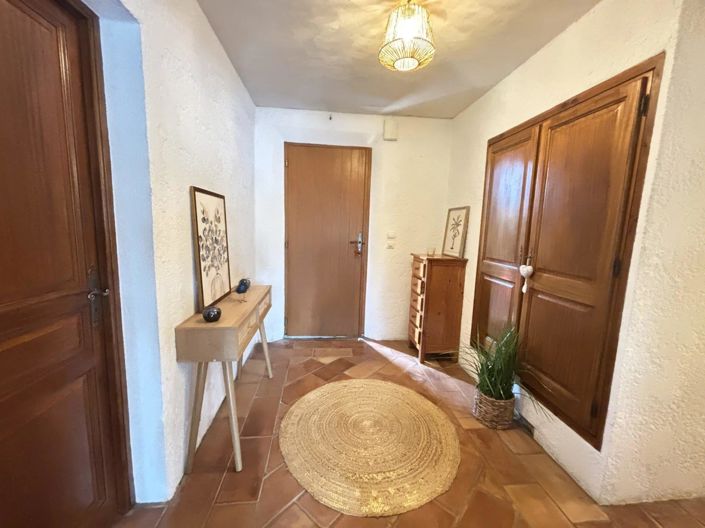 Image No.12-4 Bed House for sale