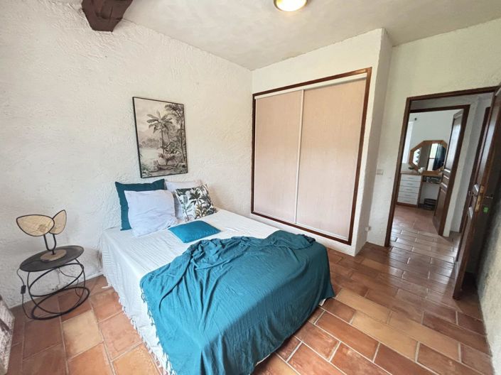 Image No.19-4 Bed House for sale