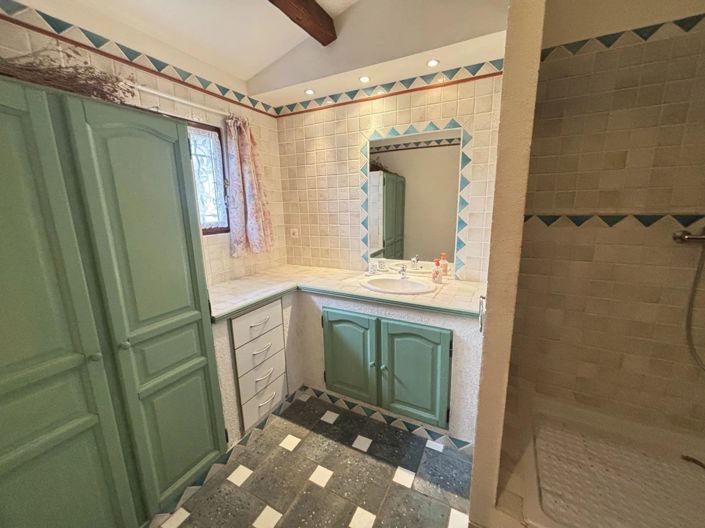 Image No.24-4 Bed House for sale