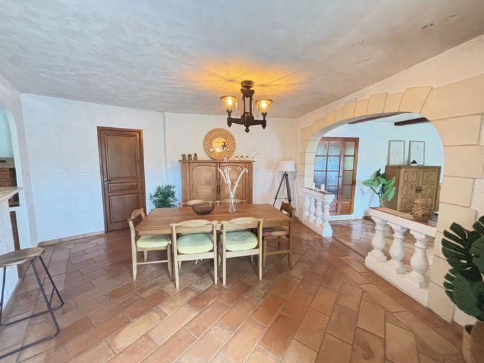 Image No.32-4 Bed House for sale