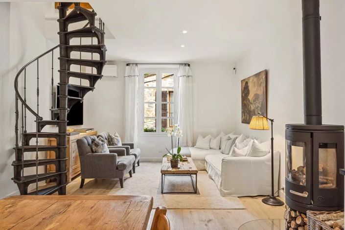 Image No.1-3 Bed House for sale