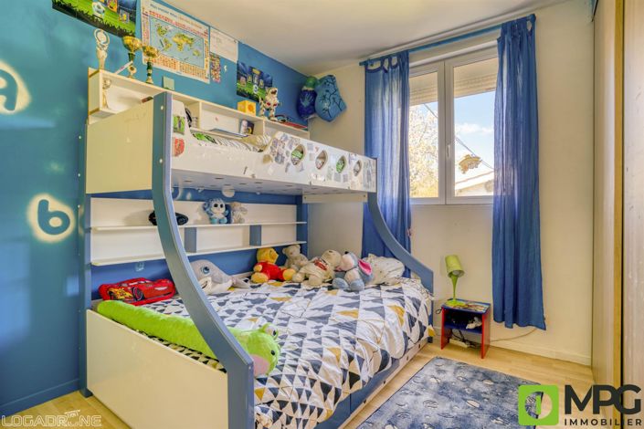 Image No.8-2 Bed House for sale