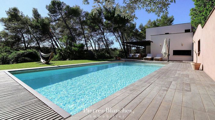 Image No.1-4 Bed House for sale