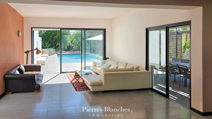 Image No.3-4 Bed House for sale