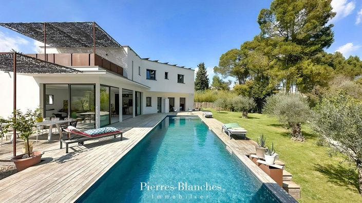 Image No.1-6 Bed House for sale