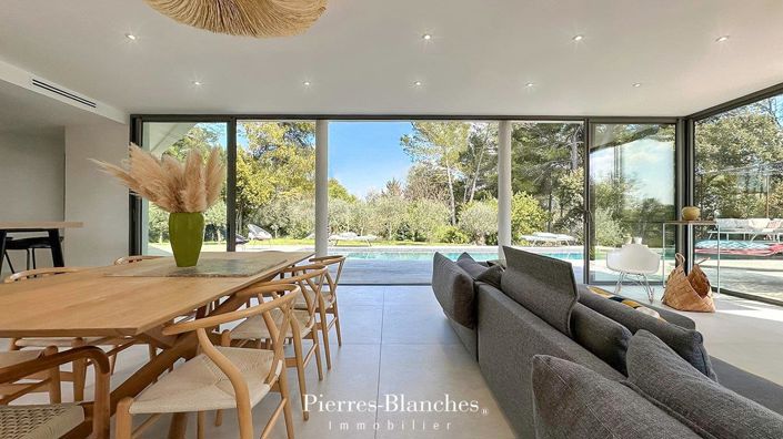 Image No.5-6 Bed House for sale