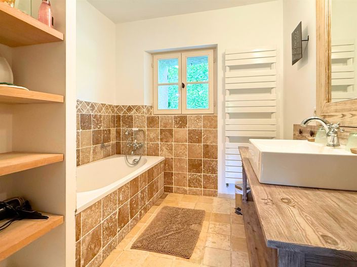 Image No.14-4 Bed House for sale