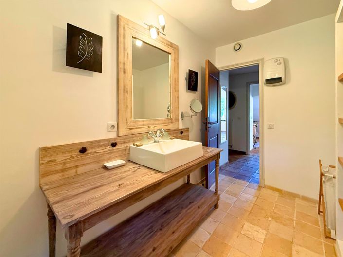 Image No.16-4 Bed House for sale