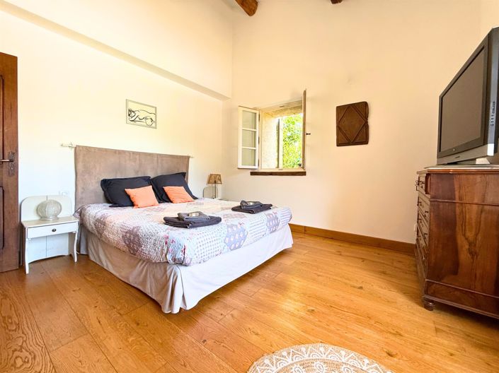 Image No.8-4 Bed House for sale