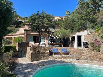 1 - Le Lavandou, House