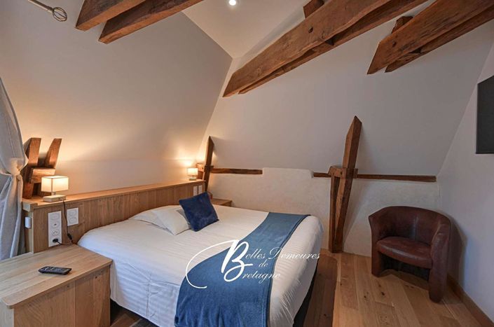 Image No.20-6 Bed House for sale