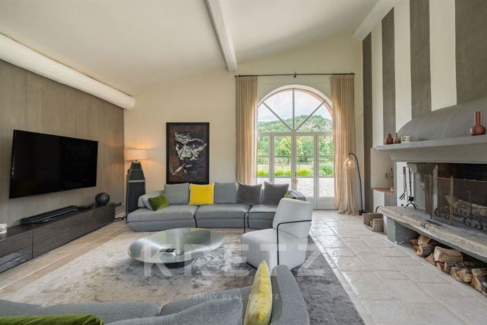 Image No.6-9 Bed House for sale