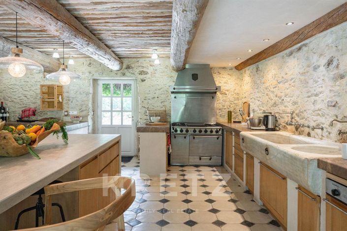 Image No.8-9 Bed House for sale