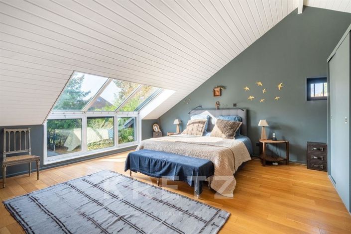 Image No.15-4 Bed Property for sale