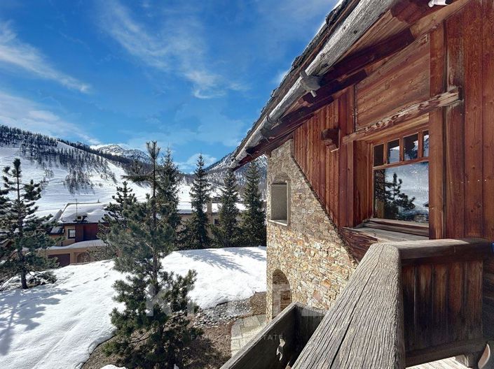 Image No.4-8 Bed House for sale