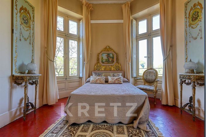 Image No.10-13 Bed Property for sale