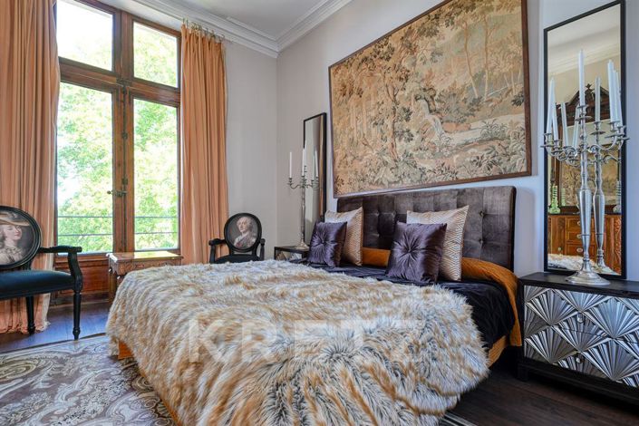 Image No.11-13 Bed Property for sale