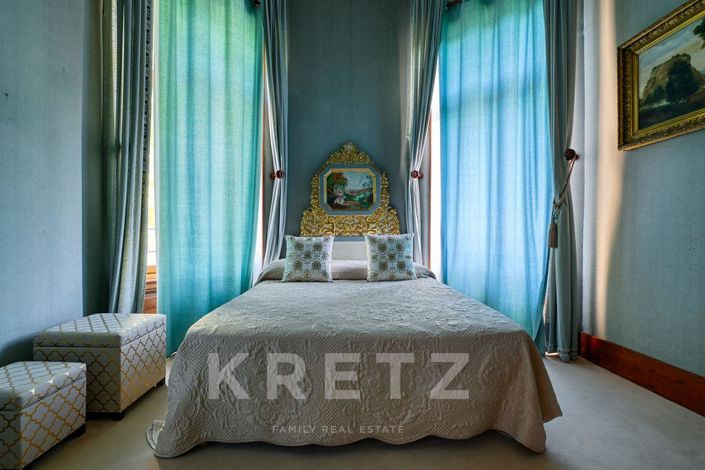 Image No.13-13 Bed Property for sale