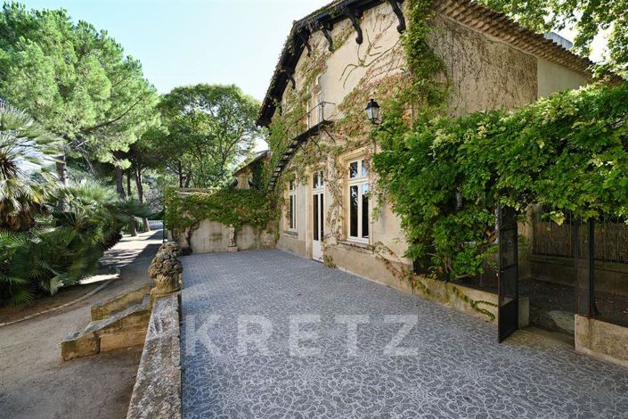 Image No.16-13 Bed Property for sale