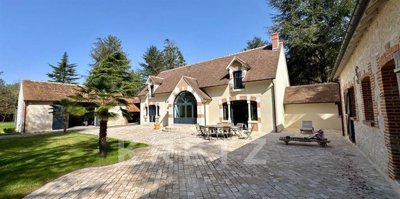 1 - Lamotte-Beuvron, Property