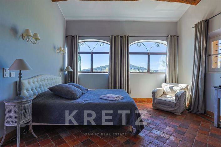 Image No.10-10 Bed House for sale