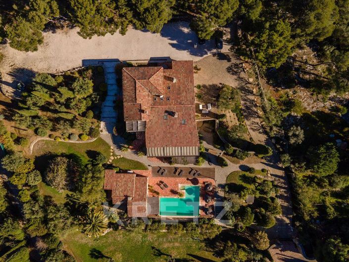 Image No.13-10 Bed House for sale