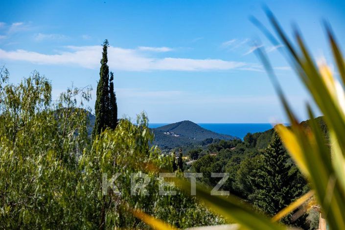 Image No.4-10 Bed House for sale