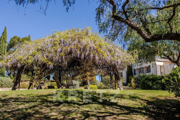 Image No.5-10 Bed House for sale