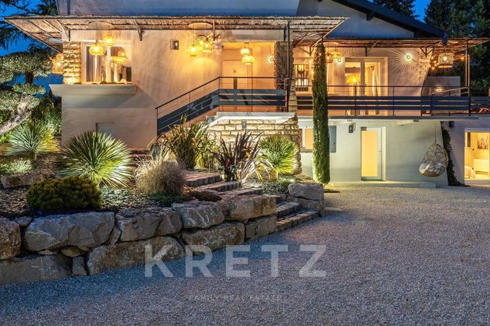 Image No.1-6 Bed House for sale